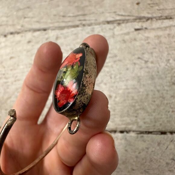 Vintage Mexican Alpaca Silver Pressed Flower Bangle Bracelet - Picture 8 of 8